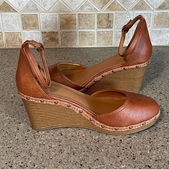 Maurice’s Bella  Brown Studded Closed Toe Wedge Heel Ankle Strap Size 9.5 in - Picture 6 of 9